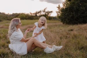 Mama i dziecko na polanie