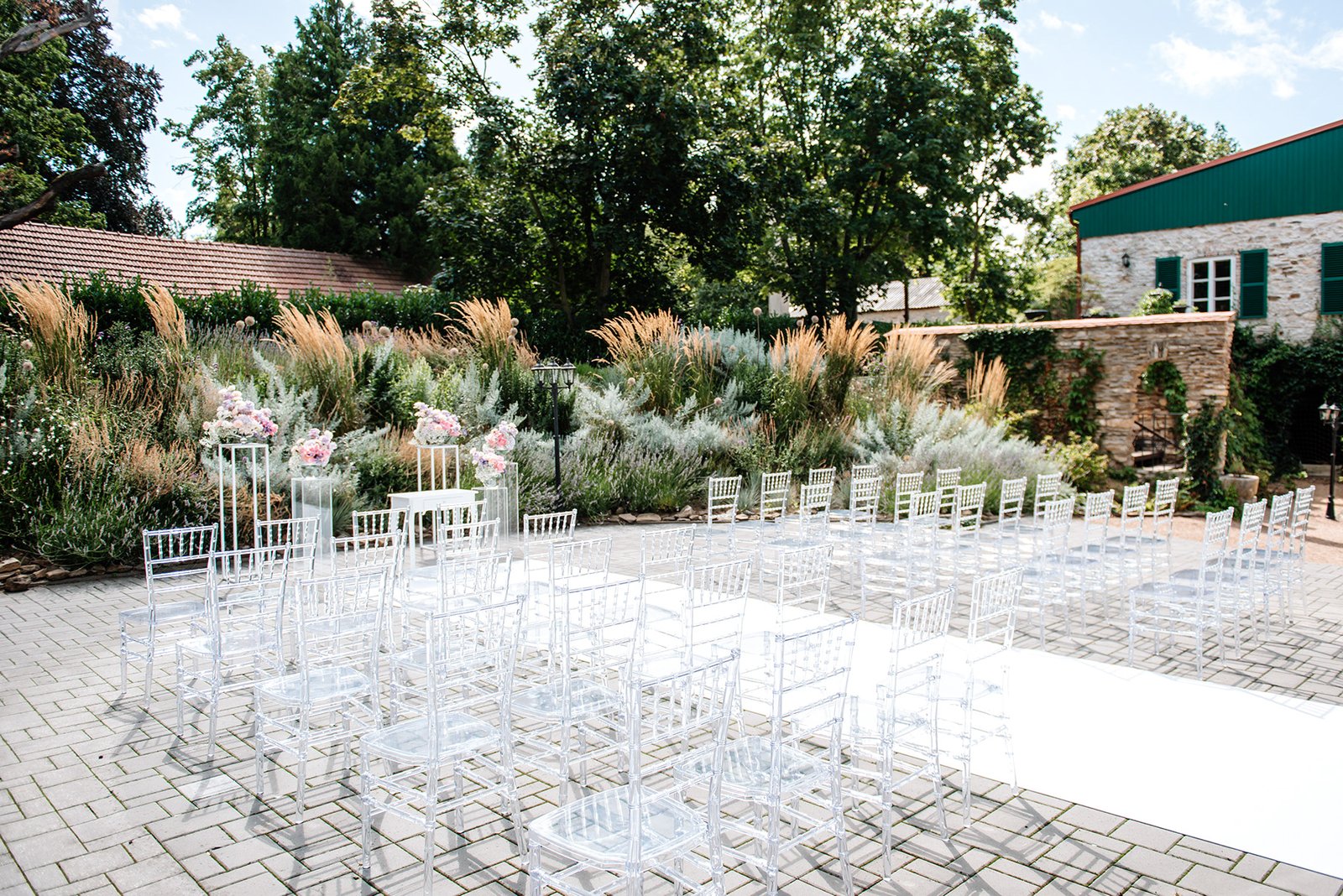 Złote talerze na weselu