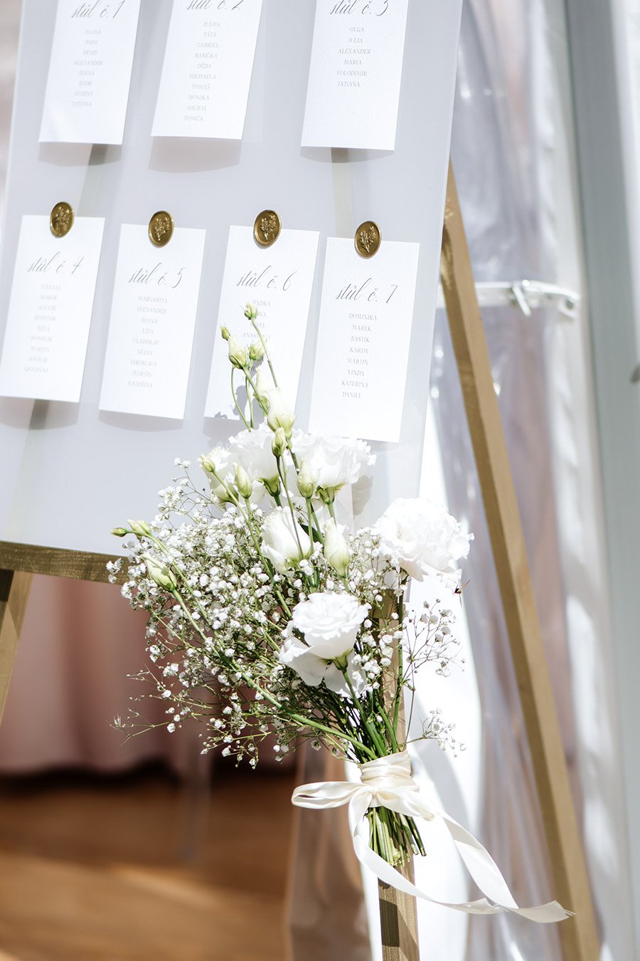 Stół z napojami i deserami